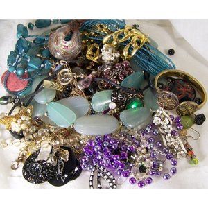 Craft Jewelry Lot 1+ lb Variety of Styles & Materials Wearable Pieces Loose Bead